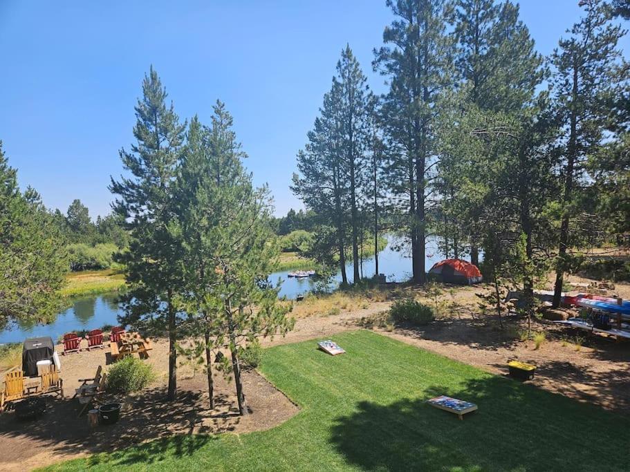 Beautiful Riverfront Near Mt Bachelor With Hot Tub Bend Εξωτερικό φωτογραφία