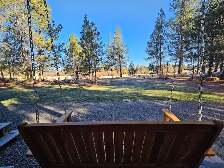 Beautiful Riverfront Near Mt Bachelor With Hot Tub Bend Εξωτερικό φωτογραφία