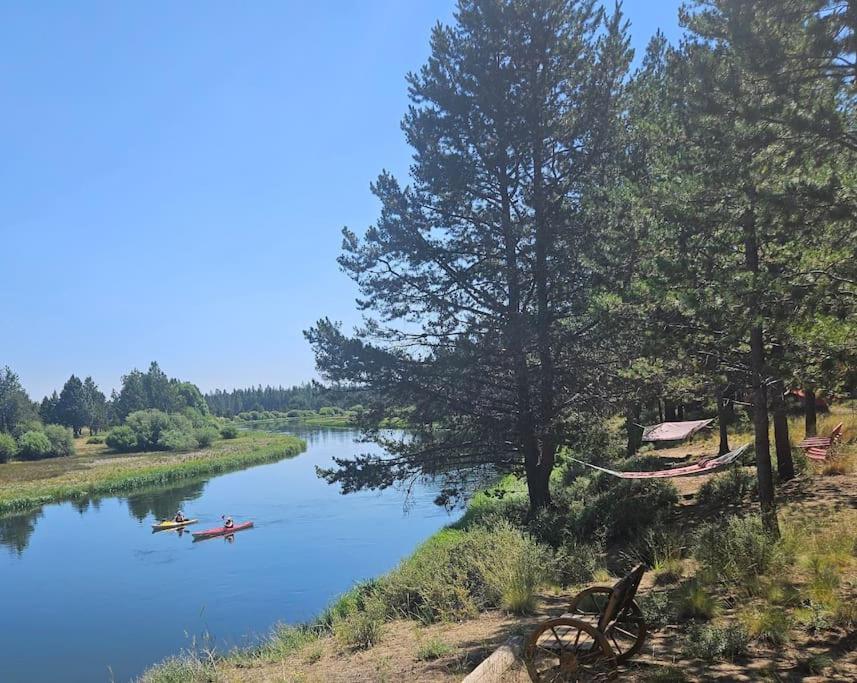 Beautiful Riverfront Near Mt Bachelor With Hot Tub Bend Εξωτερικό φωτογραφία