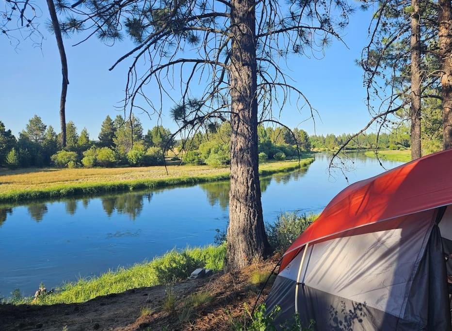 Beautiful Riverfront Near Mt Bachelor With Hot Tub Bend Εξωτερικό φωτογραφία